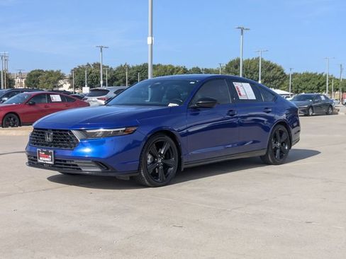 Used 2024 Honda Accord Sport image 9