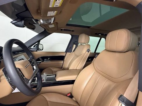 Used 2025 Land Rover Range Rover SE AWD/4WD image 6