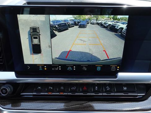 Used 2022 Chevrolet Silverado 1500 LT Trail Boss w/ LT Trail Boss Premium Package AWD/4WD image 52