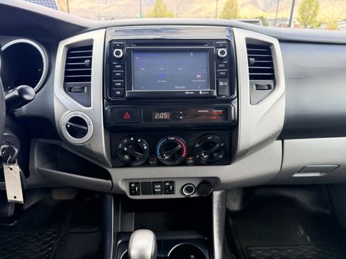 Used 2014 Toyota Tacoma 4x4 Double Cab w/ Limited Package image 15