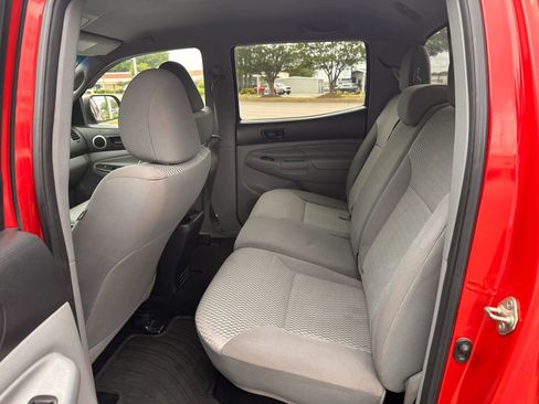 Used 2014 Toyota Tacoma 4x4 Double Cab w/ SR5 Package image 14