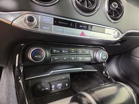 Used 2019 Kia Stinger GTS AWD/4WD image 19