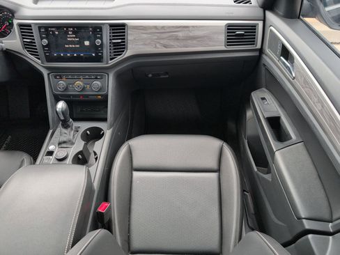 Used 2020 Volkswagen Atlas Cross Sport SE w/ Panoramic Sunroof Package image 31