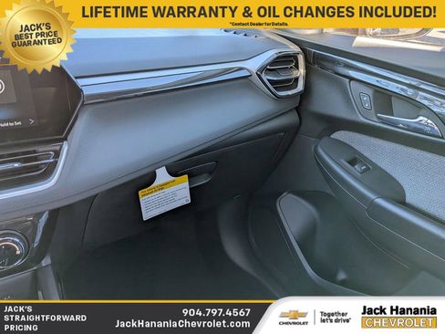 New 2026 Chevrolet TrailBlazer LT w/ LT Cold Weather Package FWD image 16