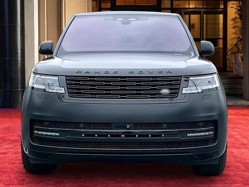 Used 2023 Land Rover Range Rover SE AWD/4WD image 3