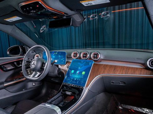 Certified 2025 Mercedes-Benz C 300 Sedan image 4