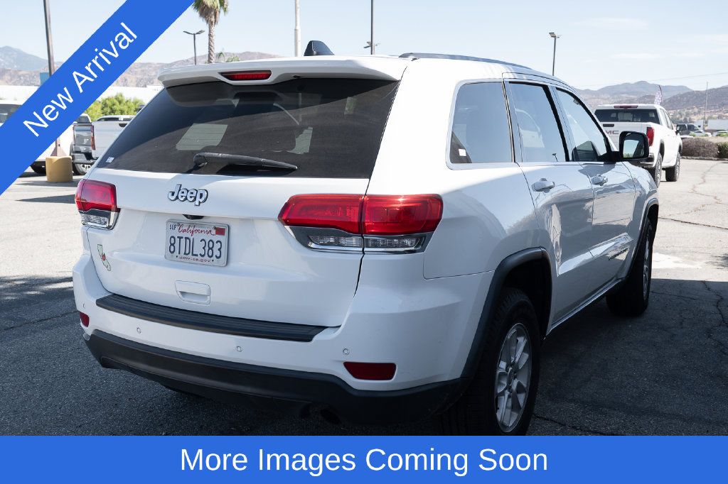 Used 2018 Jeep Grand Cherokee Laredo RWD image 3