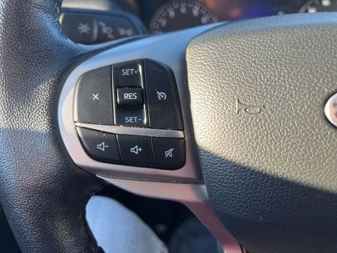 Used 2022 Ford Explorer XLT w/ Equipment Group 202A image 14
