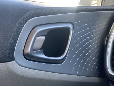 Used 2021 Kia Soul LX FWD image 16