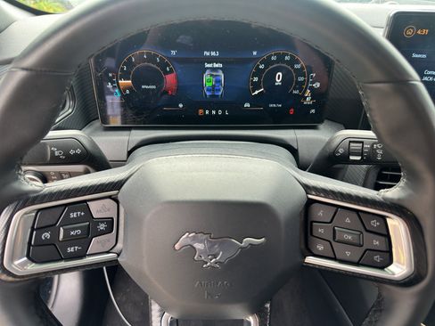 Used 2025 Ford Mustang Coupe RWD image 14
