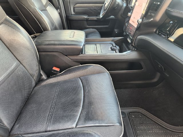 Used 2025 RAM 3500 Limited AWD/4WD image 13