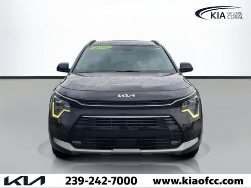 Certified 2023 Kia Niro SX Touring FWD image 2