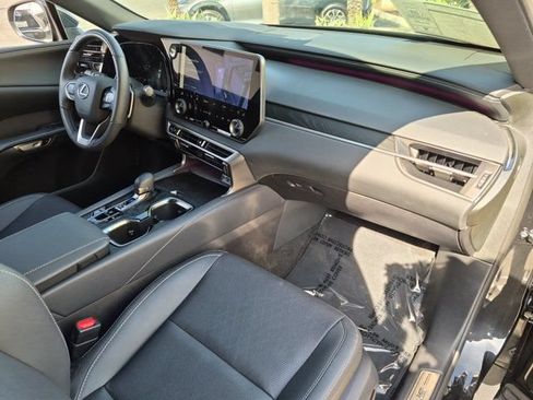 Used 2025 Lexus RX 350 w/ Convenience Package AWD/4WD image 32