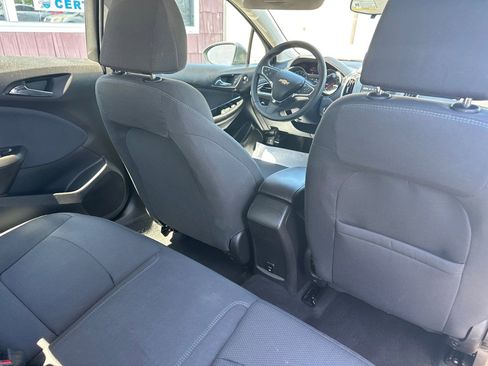 Used 2018 Chevrolet Cruze LT w/ Convenience Package image 12