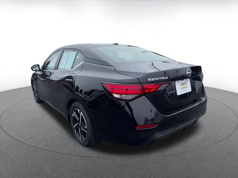 Used 2025 Nissan Sentra SV image 11