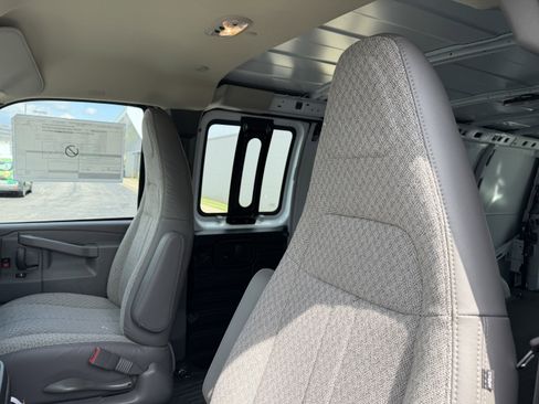 New 2026 Chevrolet Express 3500 Extended RWD image 12