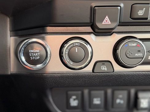 Used 2023 Toyota Tacoma Limited image 12