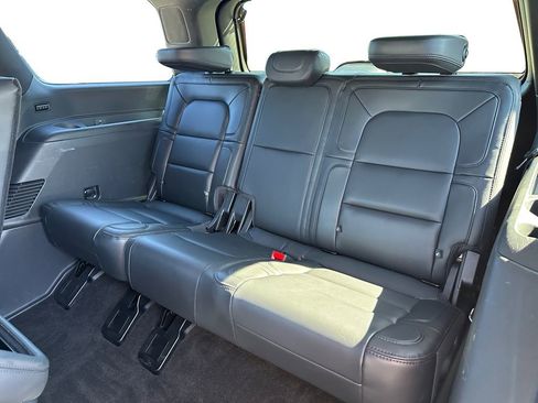 Used 2022 Lincoln Navigator Reserve AWD/4WD image 11