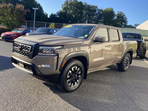 Used 2024 Nissan Frontier Pro-X w/ Pro Convenience Package RWD image 3