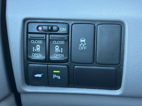 Used 2011 Honda Odyssey Touring image 10