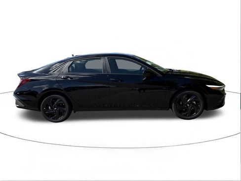 New 2026 Hyundai Elantra Sport image 2