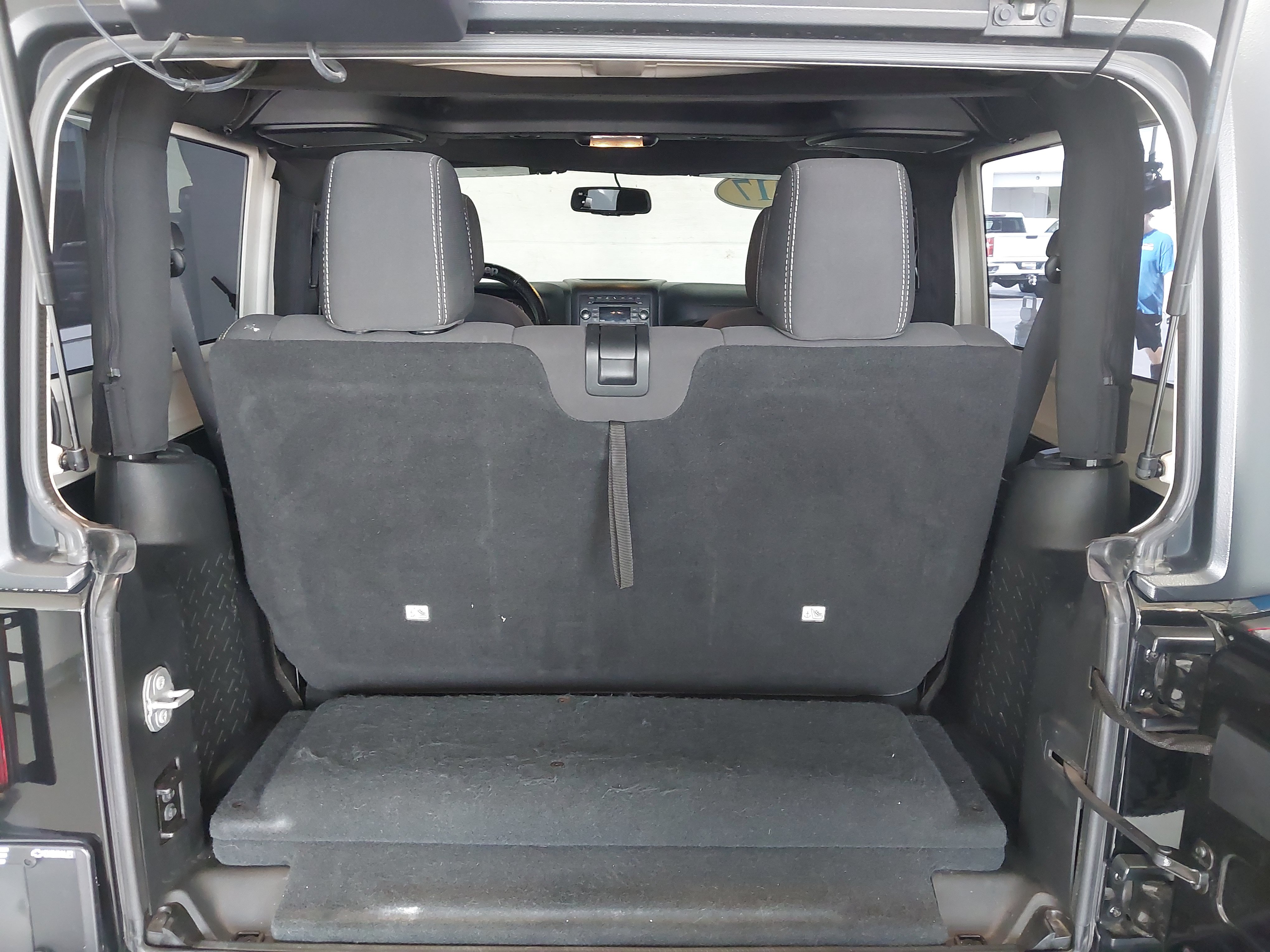 Used 2017 Jeep Wrangler Rubicon w/ Power Convenience Group AWD/4WD image 27