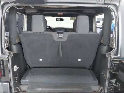 Used 2017 Jeep Wrangler Rubicon w/ Power Convenience Group AWD/4WD image 27