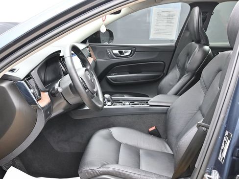 Used 2024 Volvo XC60 B5 Plus w/ Protection Package Premier AWD/4WD image 17