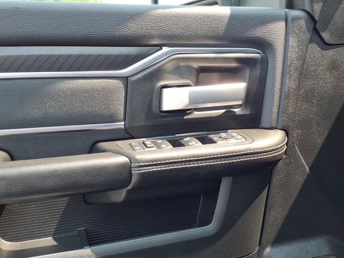 Used 2025 RAM 2500 Big Horn AWD/4WD image 4