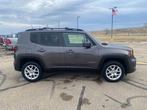 Used 2021 Jeep Renegade Latitude image 2