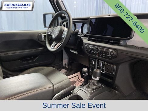 Used 2024 Jeep Wrangler Unlimited Sahara AWD/4WD image 47