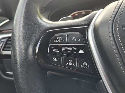 Used 2022 BMW 530i w/ Premium Package image 25