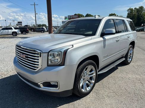 Used 2018 GMC Yukon SLT w/ Premium Edition AWD/4WD image 9