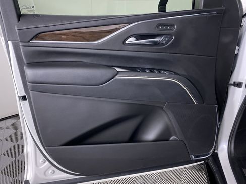 Certified 2022 Cadillac Escalade ESV Sport Platinum image 13