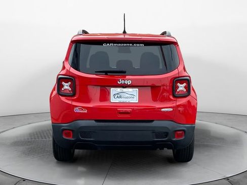 Used 2020 Jeep Renegade Latitude FWD image 4