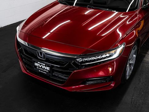 Used 2018 Honda Accord Touring image 11