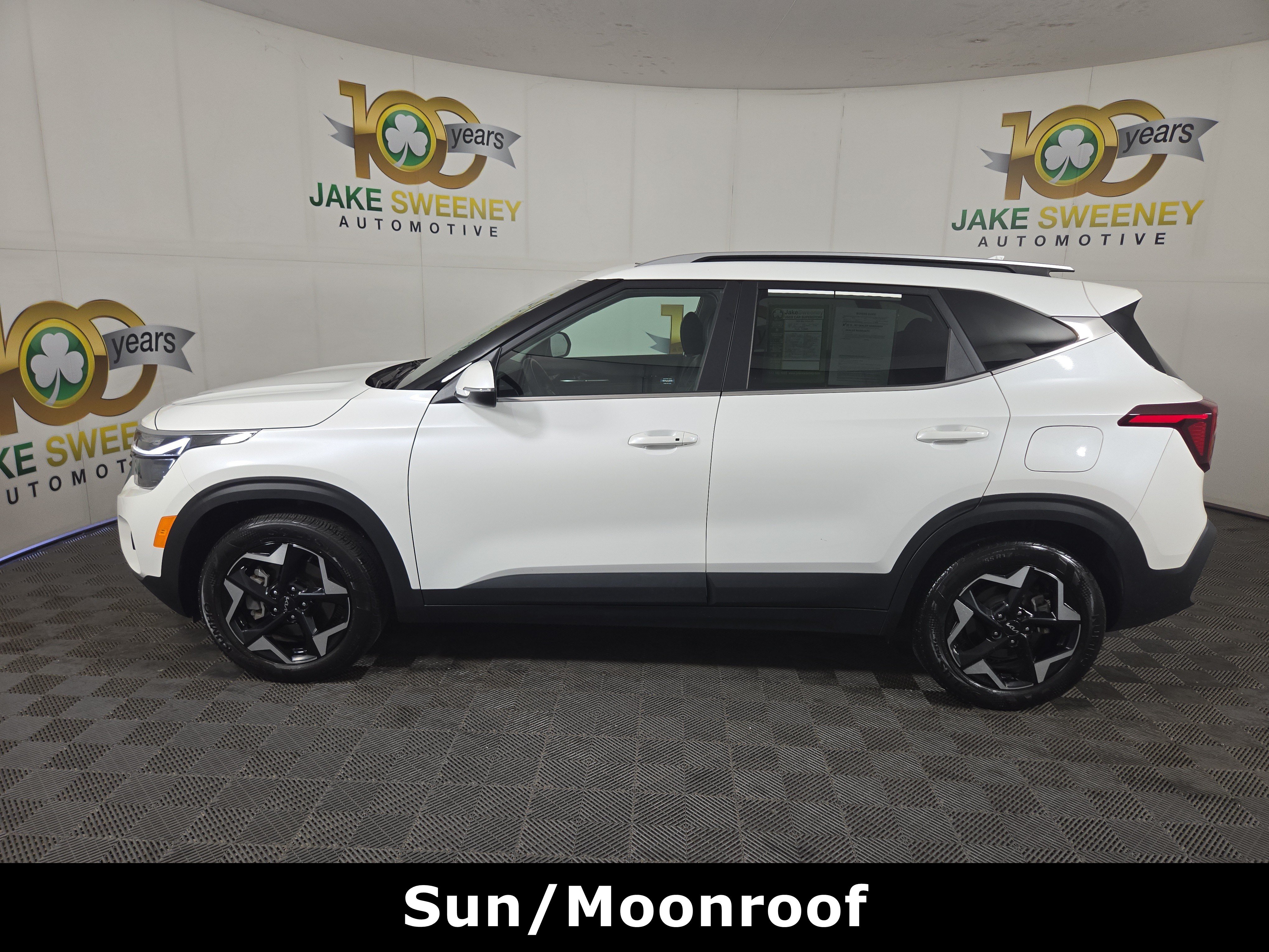 Used 2024 Kia Seltos EX AWD/4WD image 4