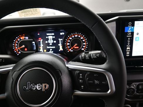 New 2026 Jeep Wrangler Unlimited Sahara AWD/4WD image 19