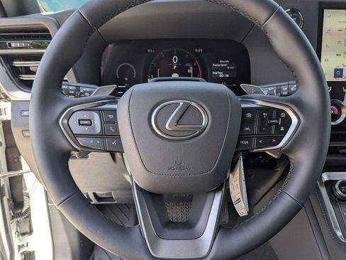 Certified 2026 Lexus GX 550 w/ Accessory Package (2T) AWD/4WD image 9