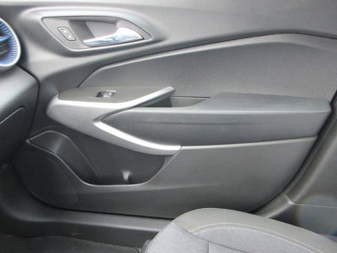 Used 2024 Chevrolet Trax LS w/ LS Convenience Package image 32