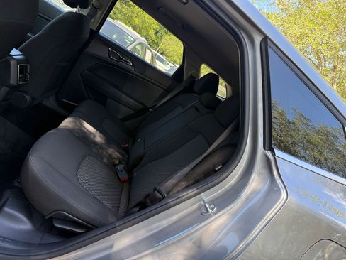Used 2025 Kia Sportage LX FWD image 34