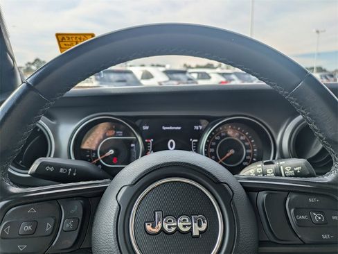 Used 2021 Jeep Wrangler Unlimited Sport image 29