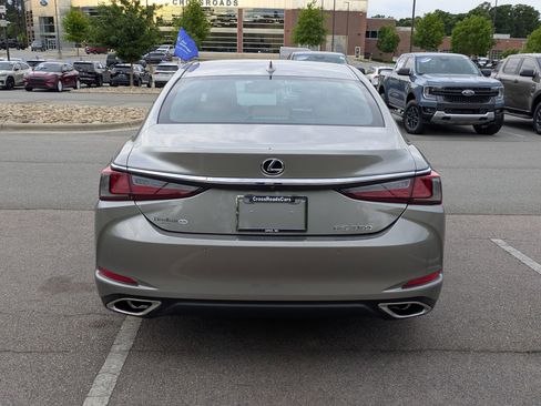Used 2019 Lexus ES 350 w/ Premium Package FWD image 5