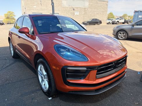 Used 2024 Porsche Macan AWD/4WD image 3
