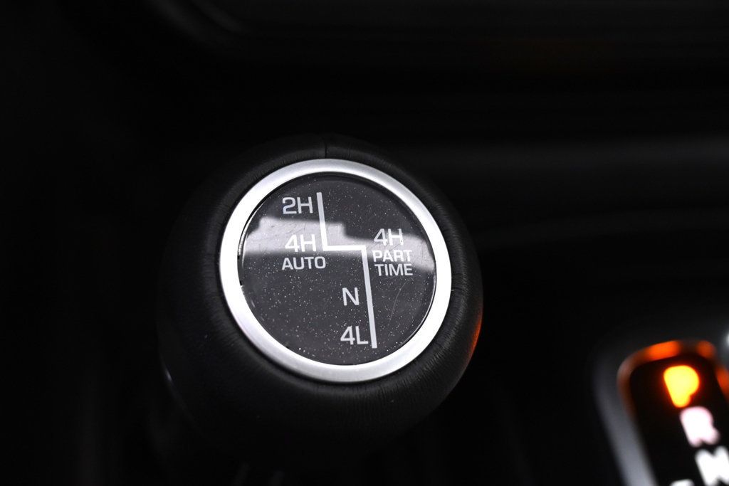 Used 2023 Jeep Wrangler Unlimited Sahara AWD/4WD image 34