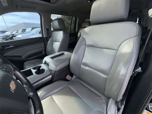 Used 2018 Chevrolet Suburban LT image 10