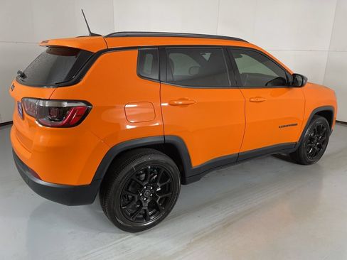 New 2026 Jeep Compass Latitude w/ Sun and Sound Group AWD/4WD image 8