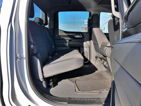 Used 2024 Chevrolet Silverado 1500 LT image 11