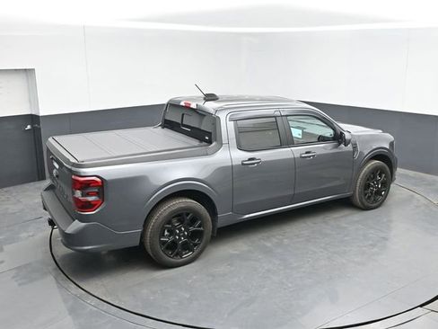 Used 2025 Ford Maverick Lobo image 16