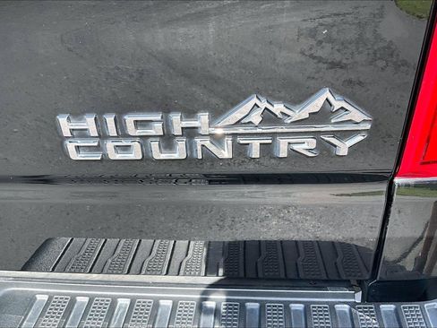 Used 2021 Chevrolet Silverado 1500 High Country w/ Technology Package AWD/4WD image 9